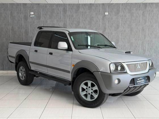 MITSUBISHI L200 OUTDOOR 2.5 GLS 4X4 CD 8V TURBO INTERCOOLER DIESEL 4P MANUAL MITSUBISHI L200 OUTDOOR 2.5 GLS 4X4 CD 8V TURBO INTERCOOLER DIESEL 4P MANUAL